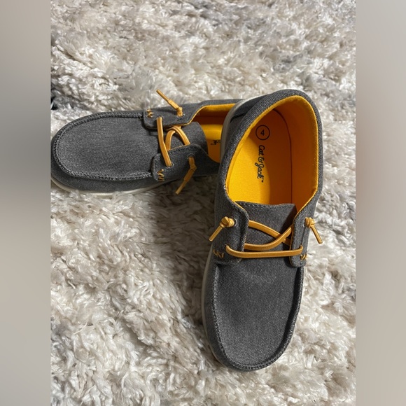 New! Boys Cat & Jack sneakers size 4 - Picture 2 of 3